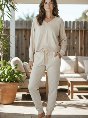 Cozy V-Neck Jogger Set - Cream
